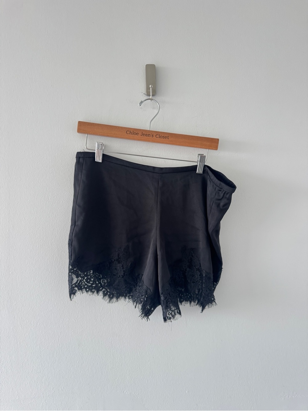REFORMATION Fern Shorts in Black XL - Picture 3 of 5